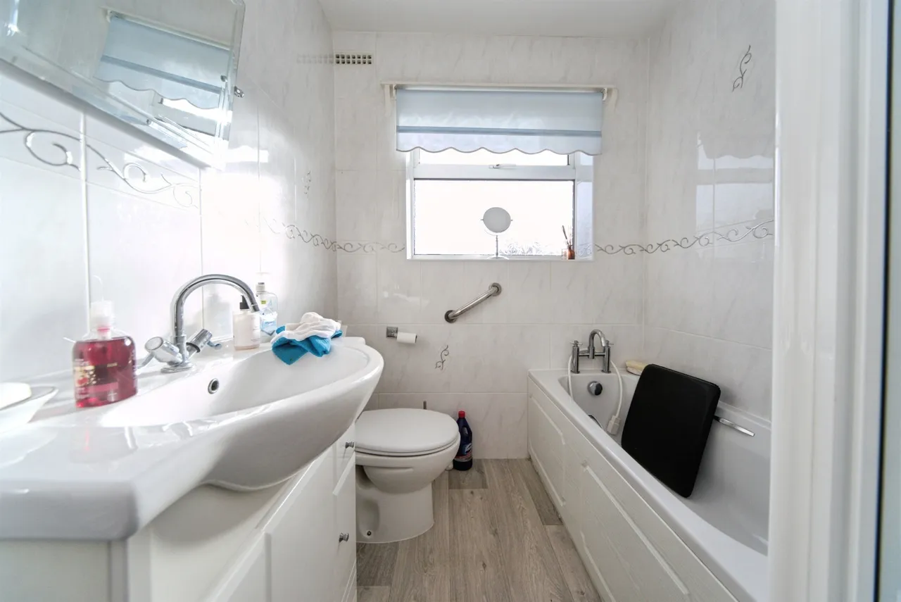 Bancroft Road, Bexhill-On-Sea, photo 11