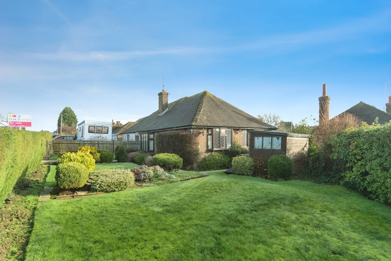 2 bed house for sale — Bancroft Road, Bexhill-On-Sea