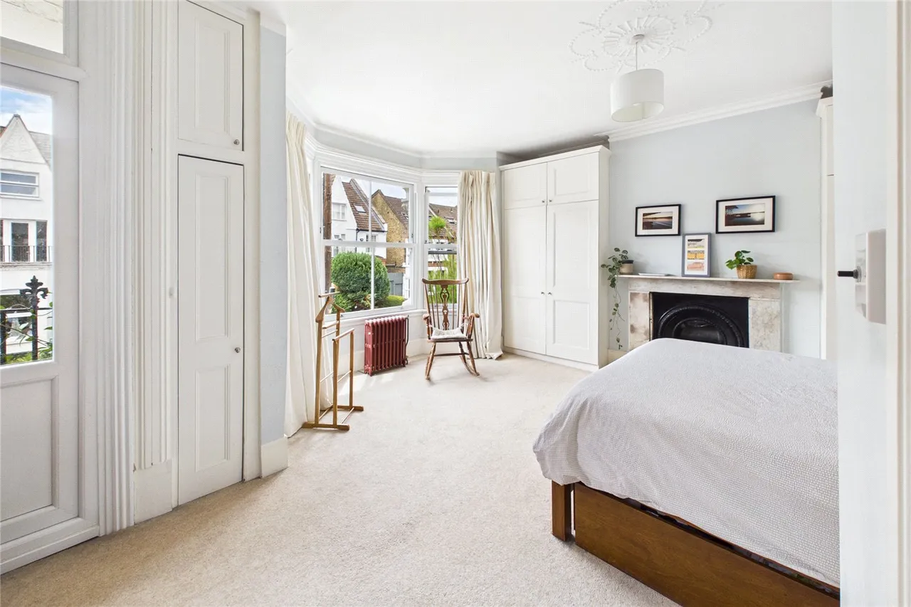 5 bed house for sale — Romola Road, London, SE24