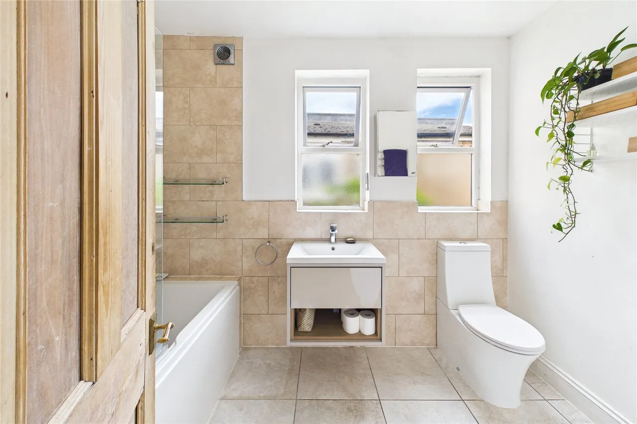 Romola Road, London, SE24, photo 3