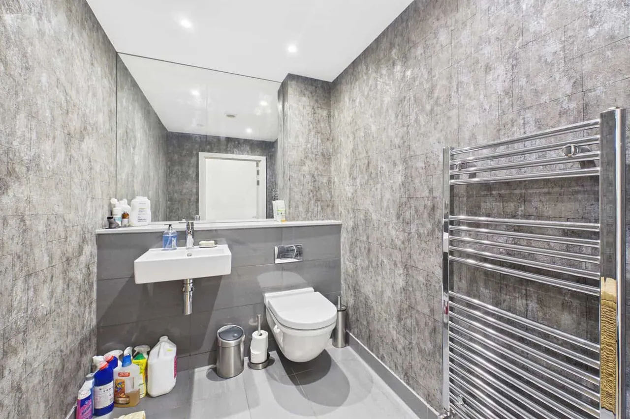 London, SW20 8BZ, photo 16