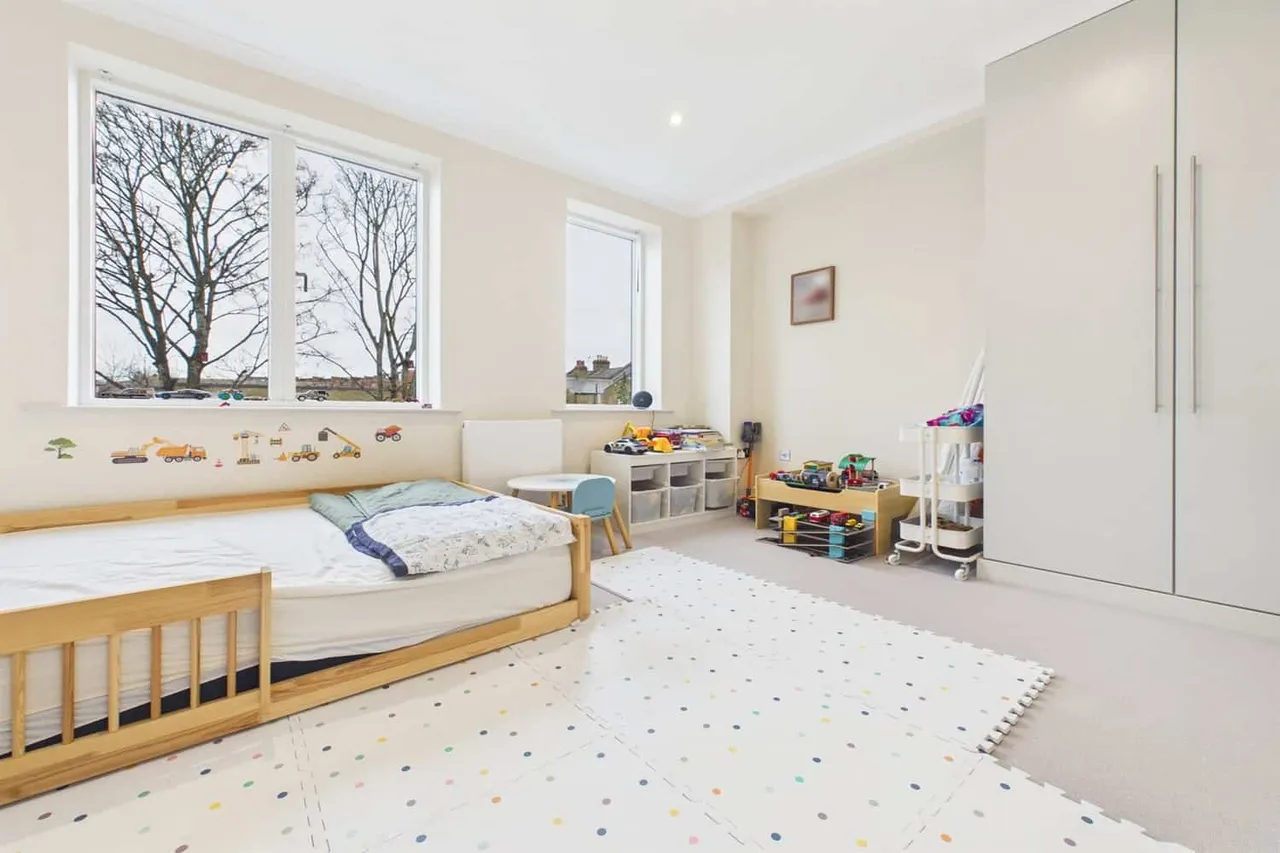 London, SW20 8BZ, photo 11