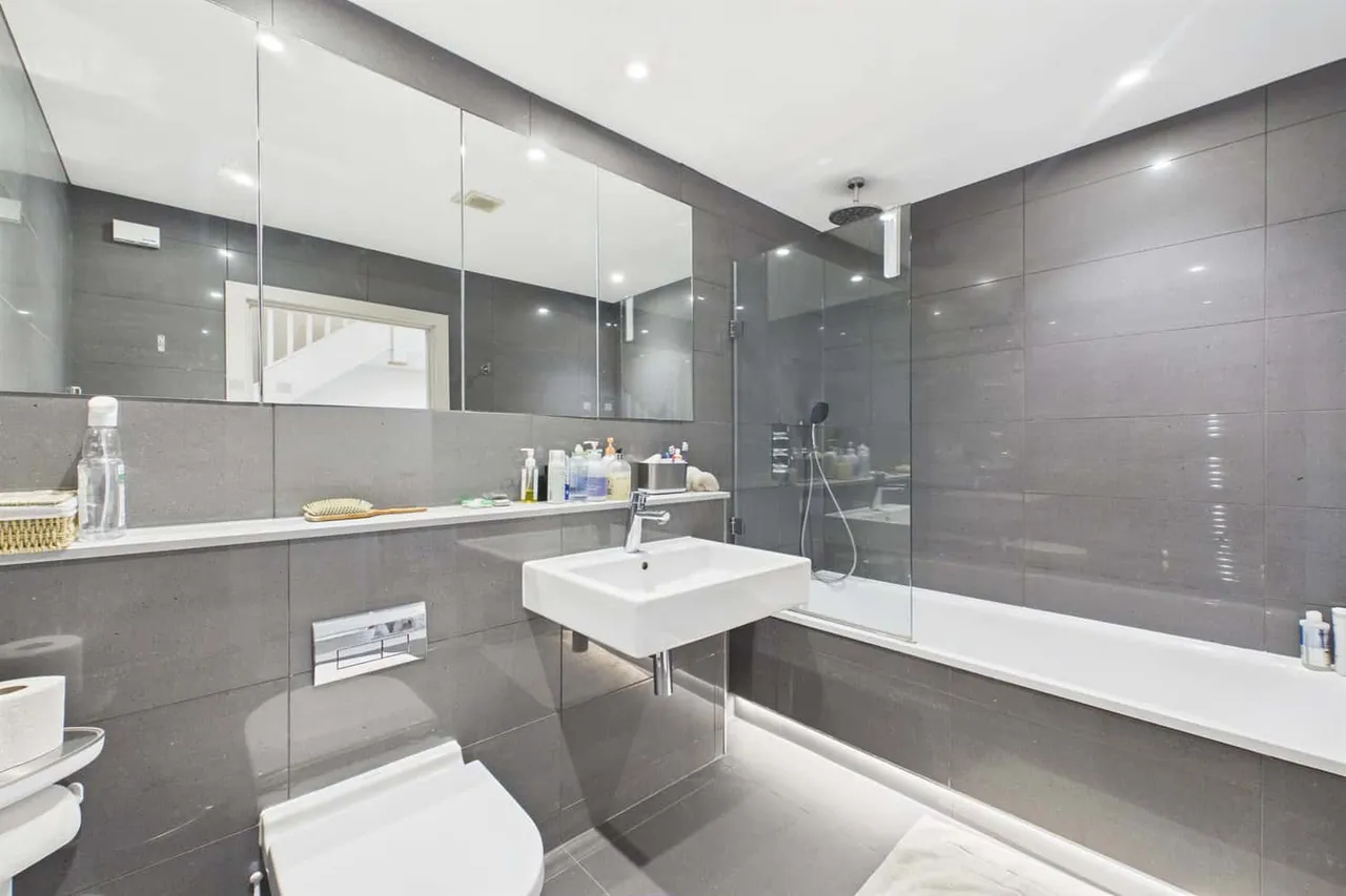 London, SW20 8BZ, photo 12