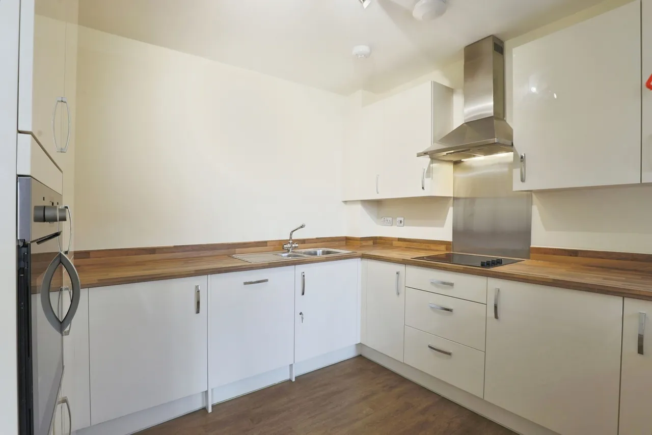 Sargent Square, Broadway, WR12, photo 11
