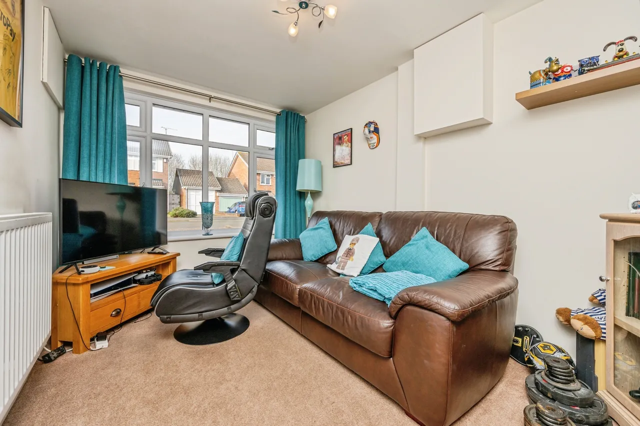 Jackson Close, Tipton, DY4, photo 9