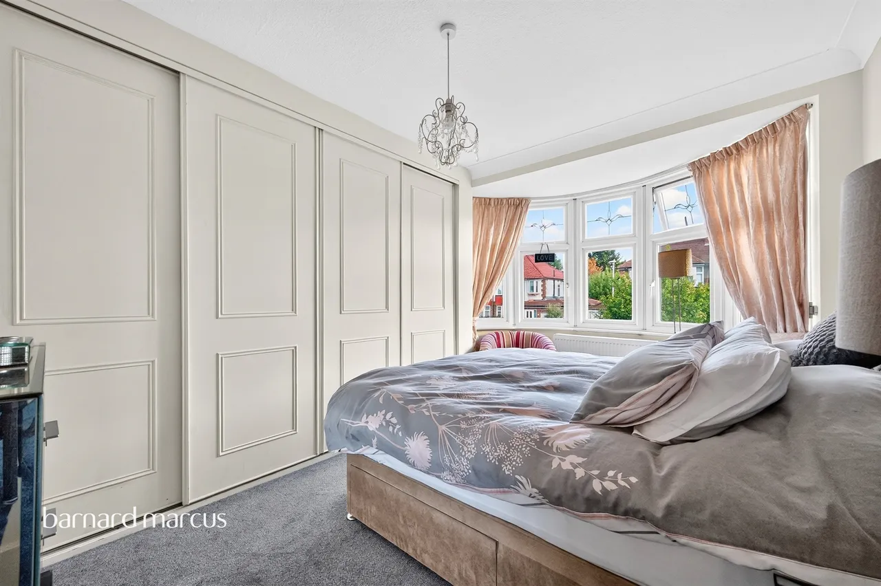 Highdown, Worcester Park, KT4, photo 15