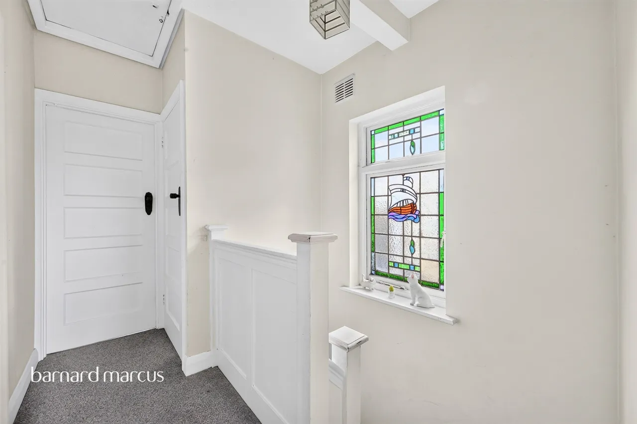 Highdown, Worcester Park, KT4, photo 20