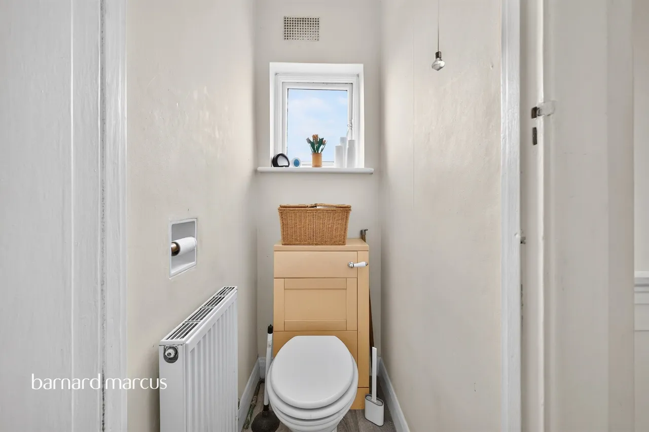 Highdown, Worcester Park, KT4, photo 18