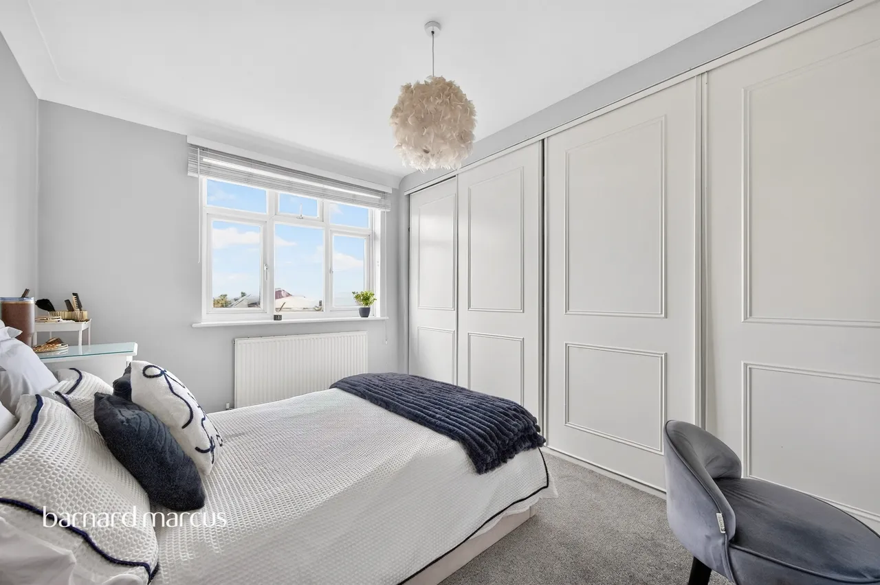 Highdown, Worcester Park, KT4, photo 14