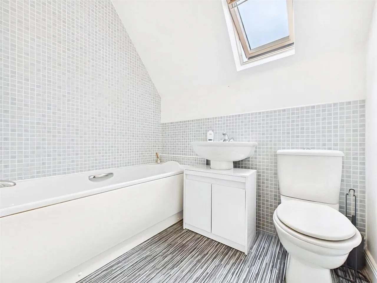 Pennymoor Drive, Middlewich, Cheshire, CW10, photo 17