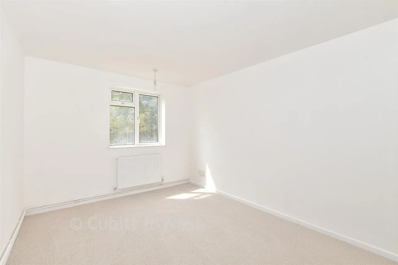 Highams Hill, Gossops Green, RH11, photo 7