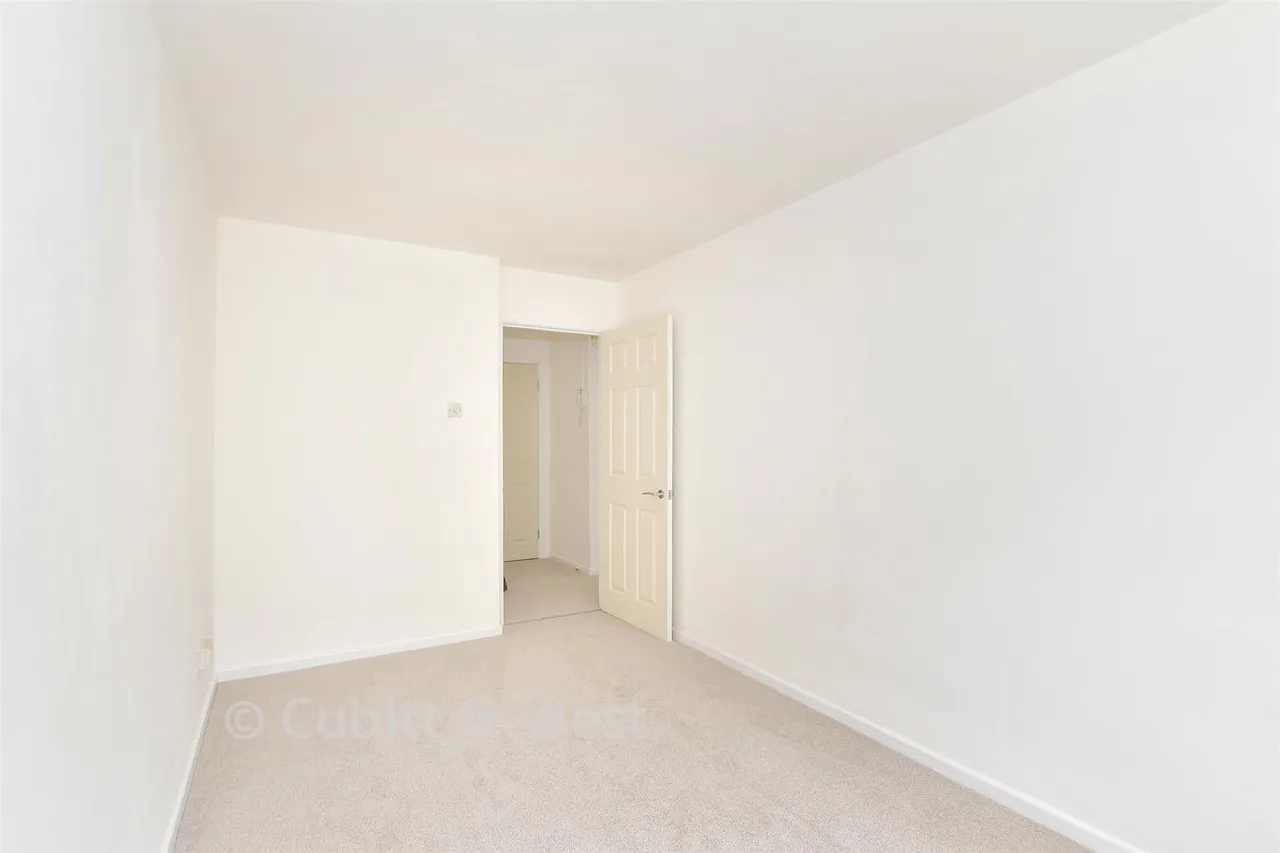 Highams Hill, Gossops Green, RH11, photo 8