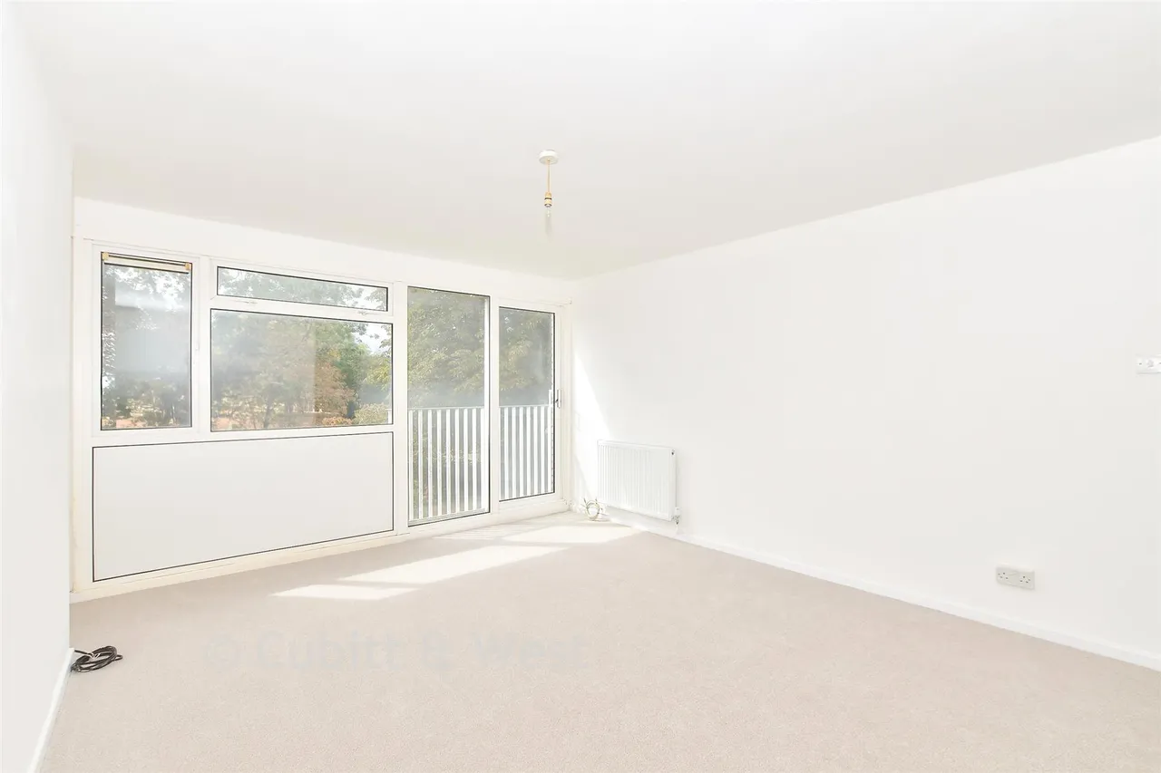 Highams Hill, Gossops Green, RH11, photo 4