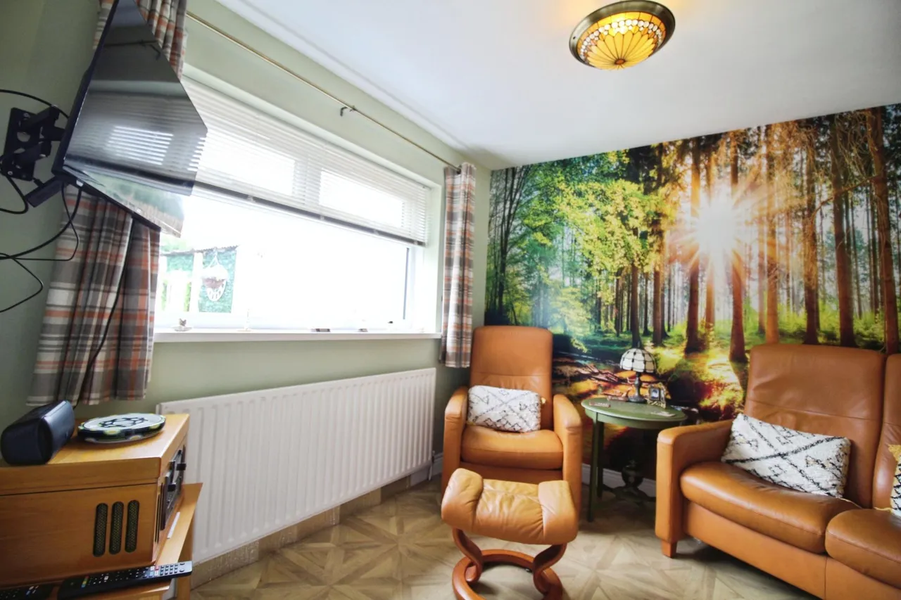 Fairfield Avenue, Heckmondwike, WF16, photo 8