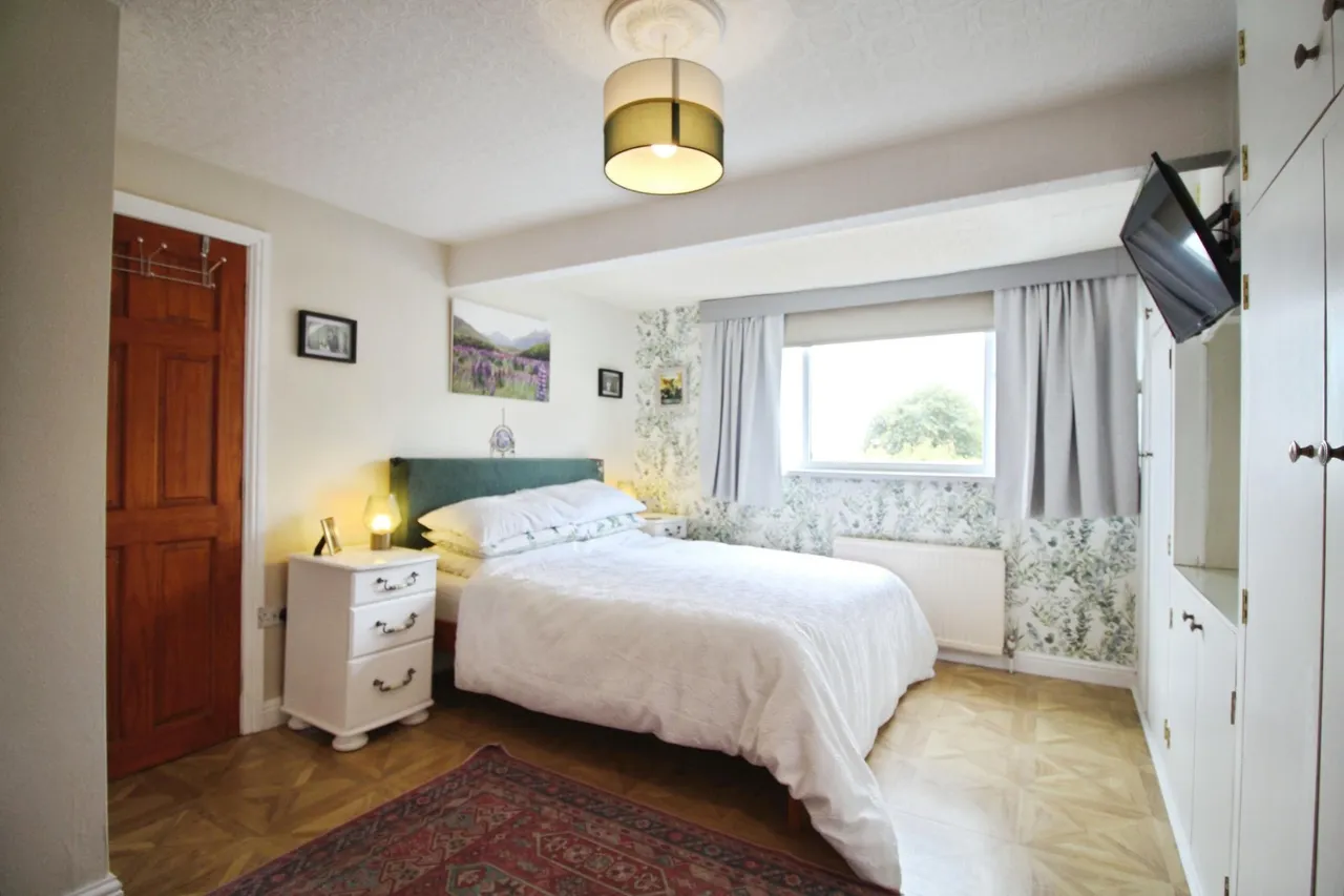 Fairfield Avenue, Heckmondwike, WF16, photo 12