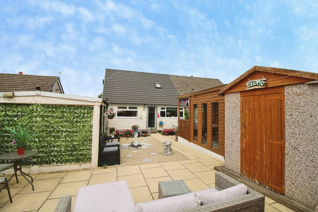 Fairfield Avenue, Heckmondwike, WF16, photo 20