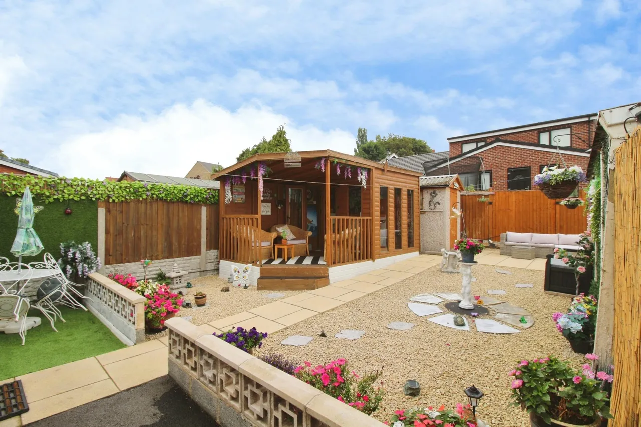 Fairfield Avenue, Heckmondwike, WF16, photo 21