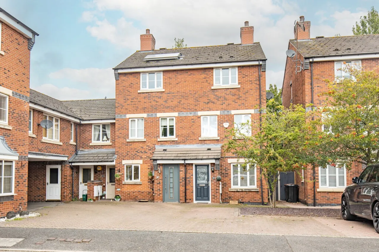 3 bed house for sale, Wren Court, Sawley, NG10
