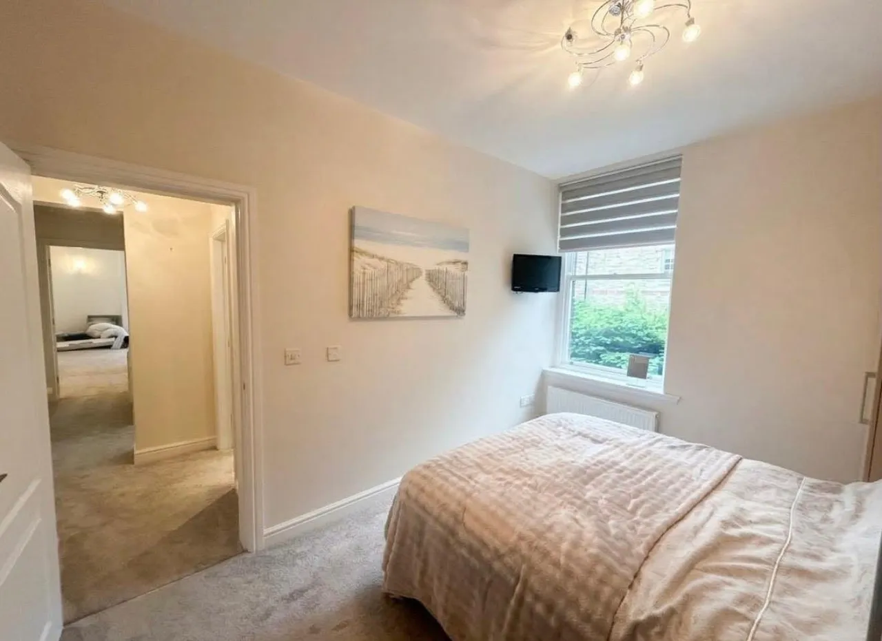 Grove Road, Ilkley, LS29, photo 9