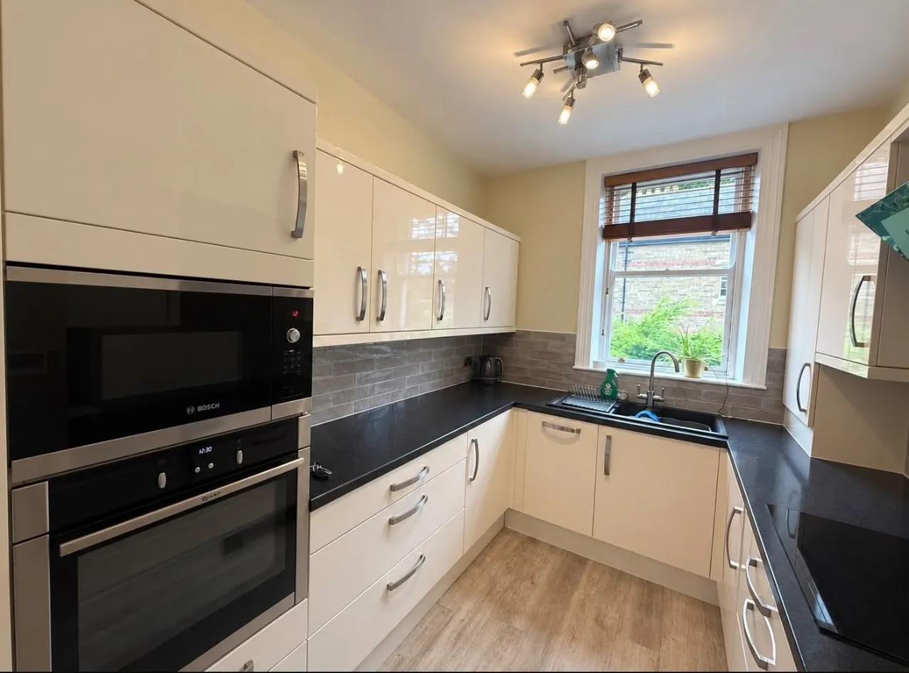 Grove Road, Ilkley, LS29, photo 2