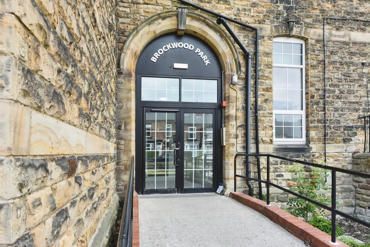 Station Road, Woodhouse, Sheffield, photo 12