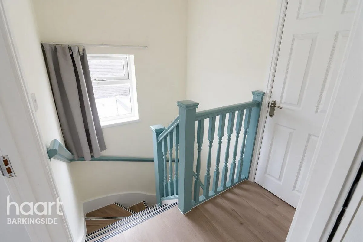 Basildon Avenue, Clayhall, IG5, photo 22