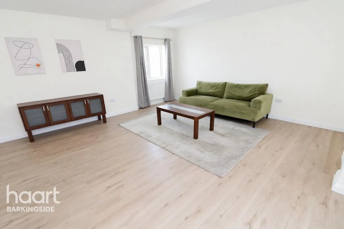 Basildon Avenue, Clayhall, IG5, photo 9
