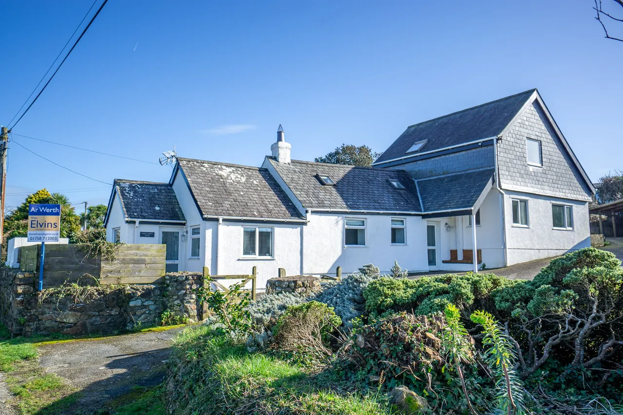 4 bed house for sale, Pant Gwyn Bach, Sarn Bach, LL53