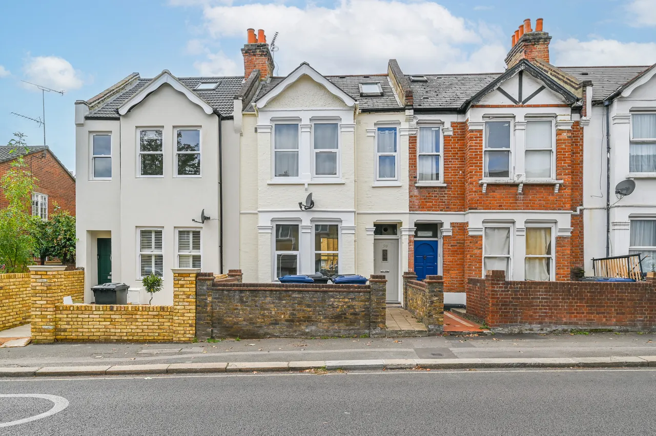2 bed flat to rent, London, W3