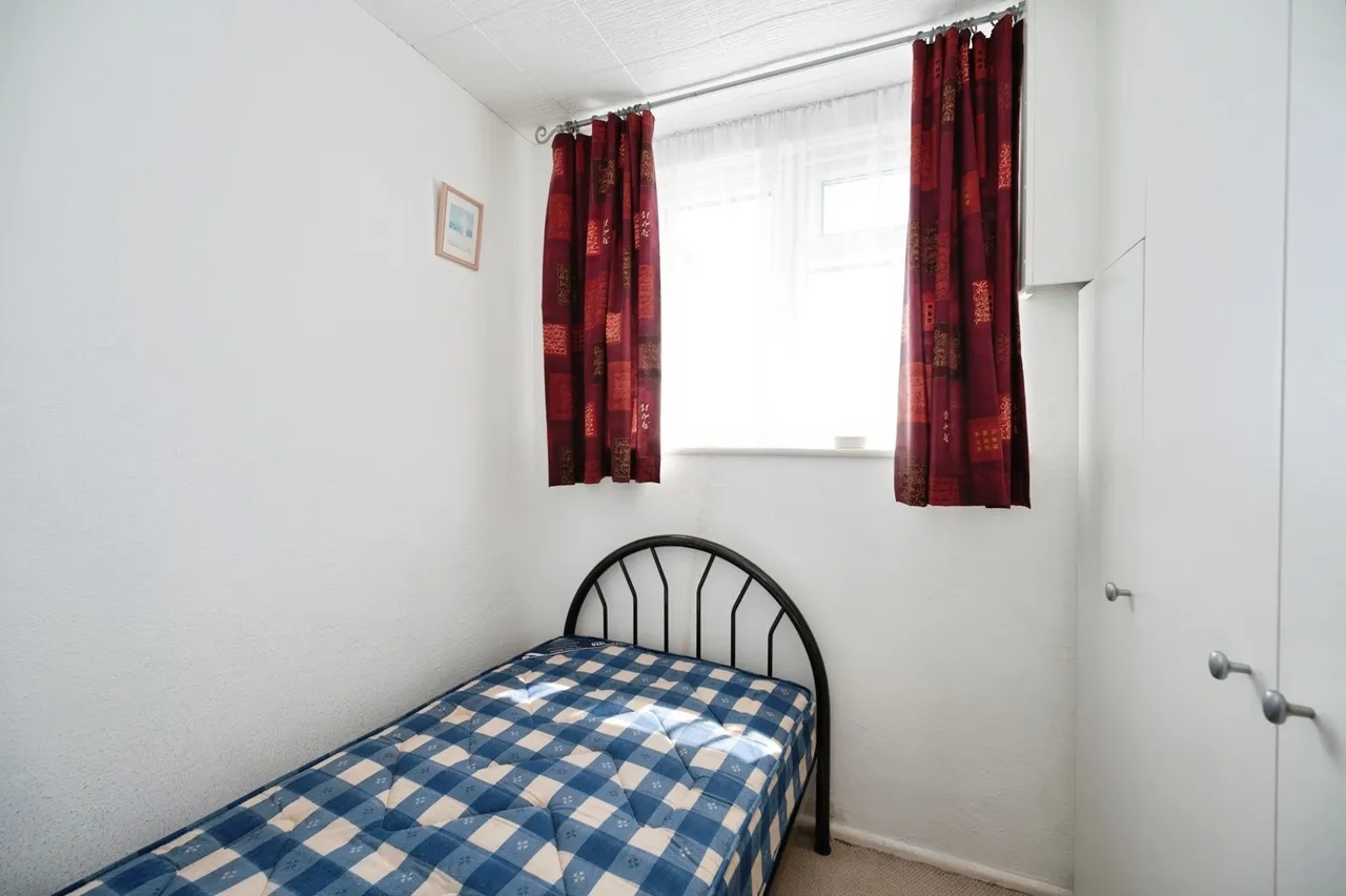 Salterns Lane, Hayling Island, PO11, photo 5