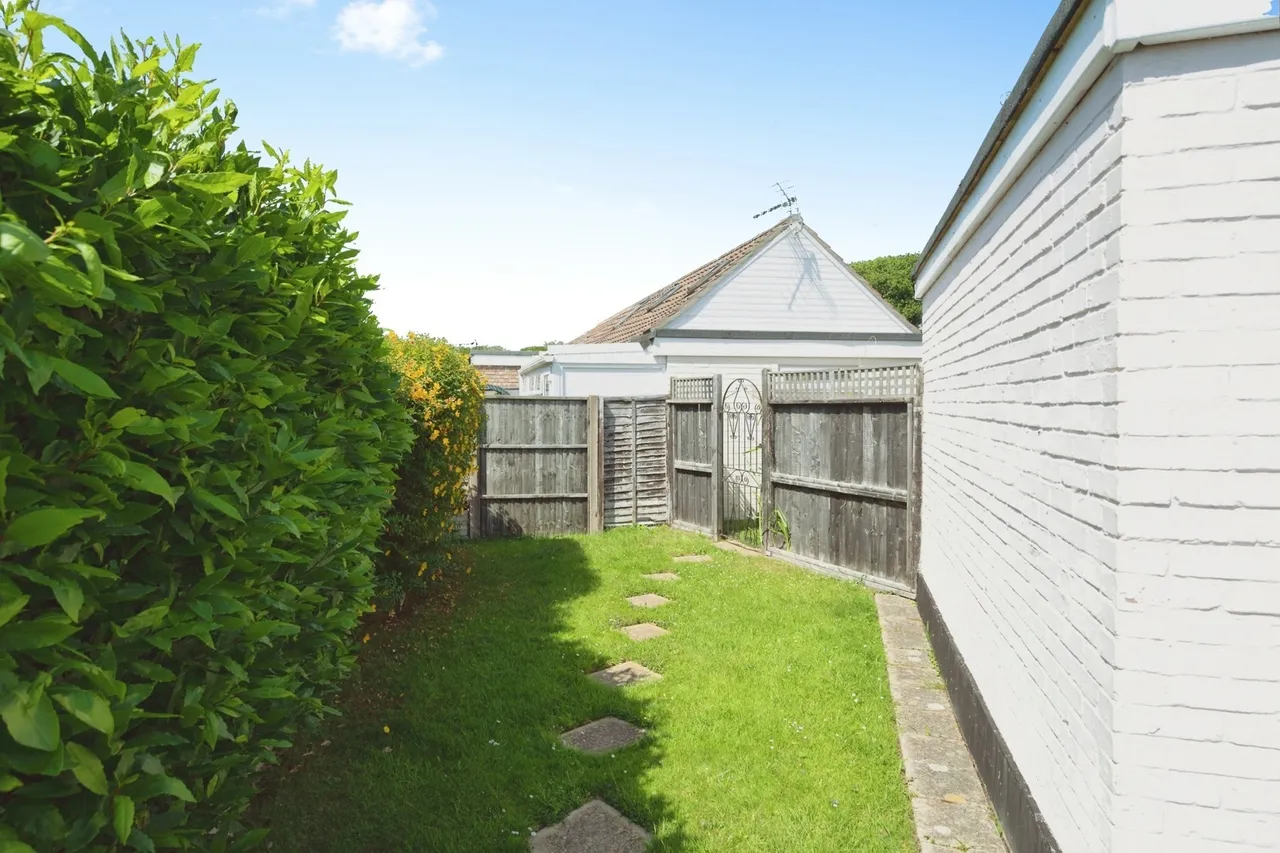 Salterns Lane, Hayling Island, PO11, photo 9