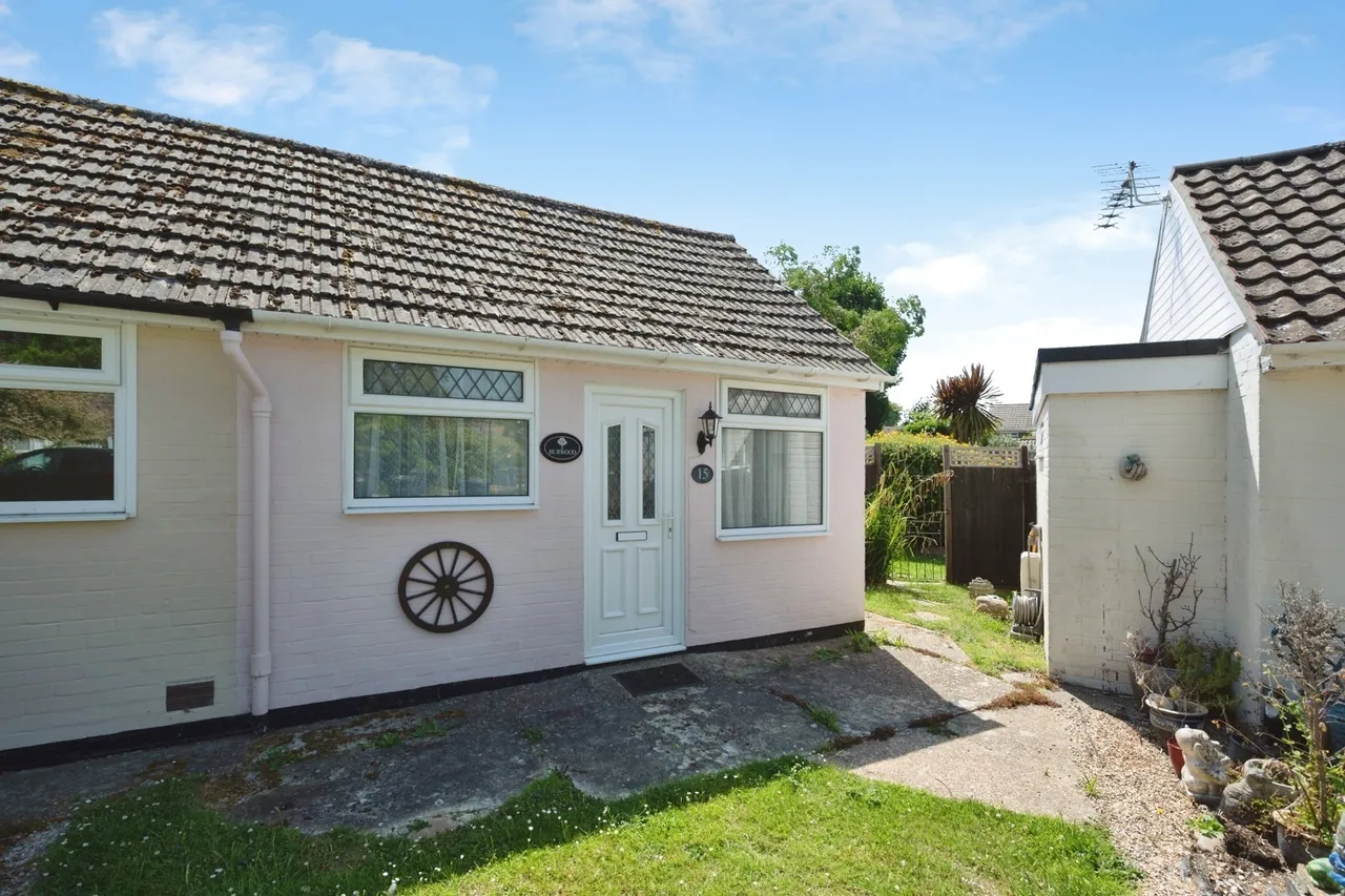 2 bed house for sale, Salterns Lane, Hayling Island, PO11