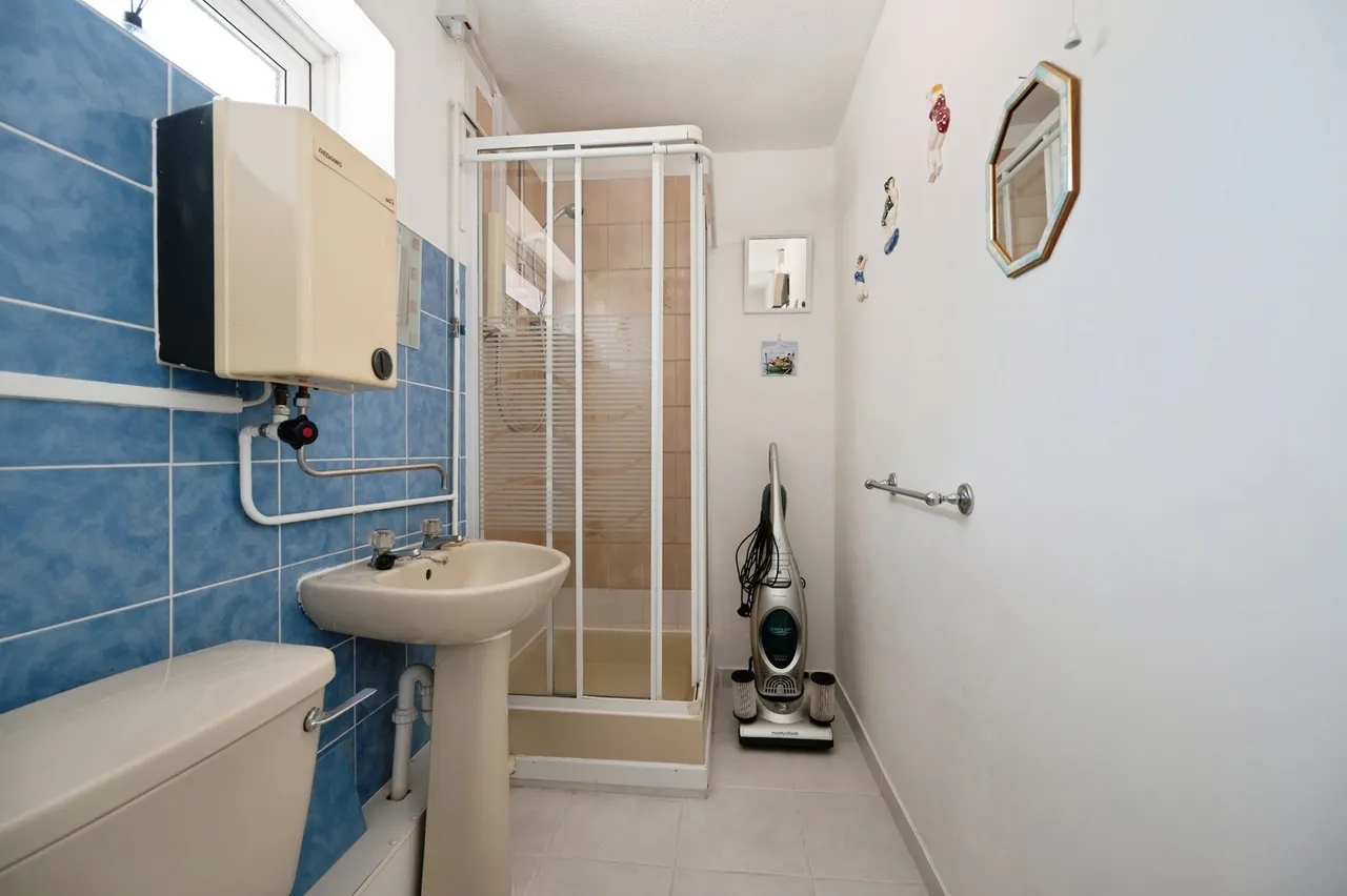 Salterns Lane, Hayling Island, PO11, photo 8