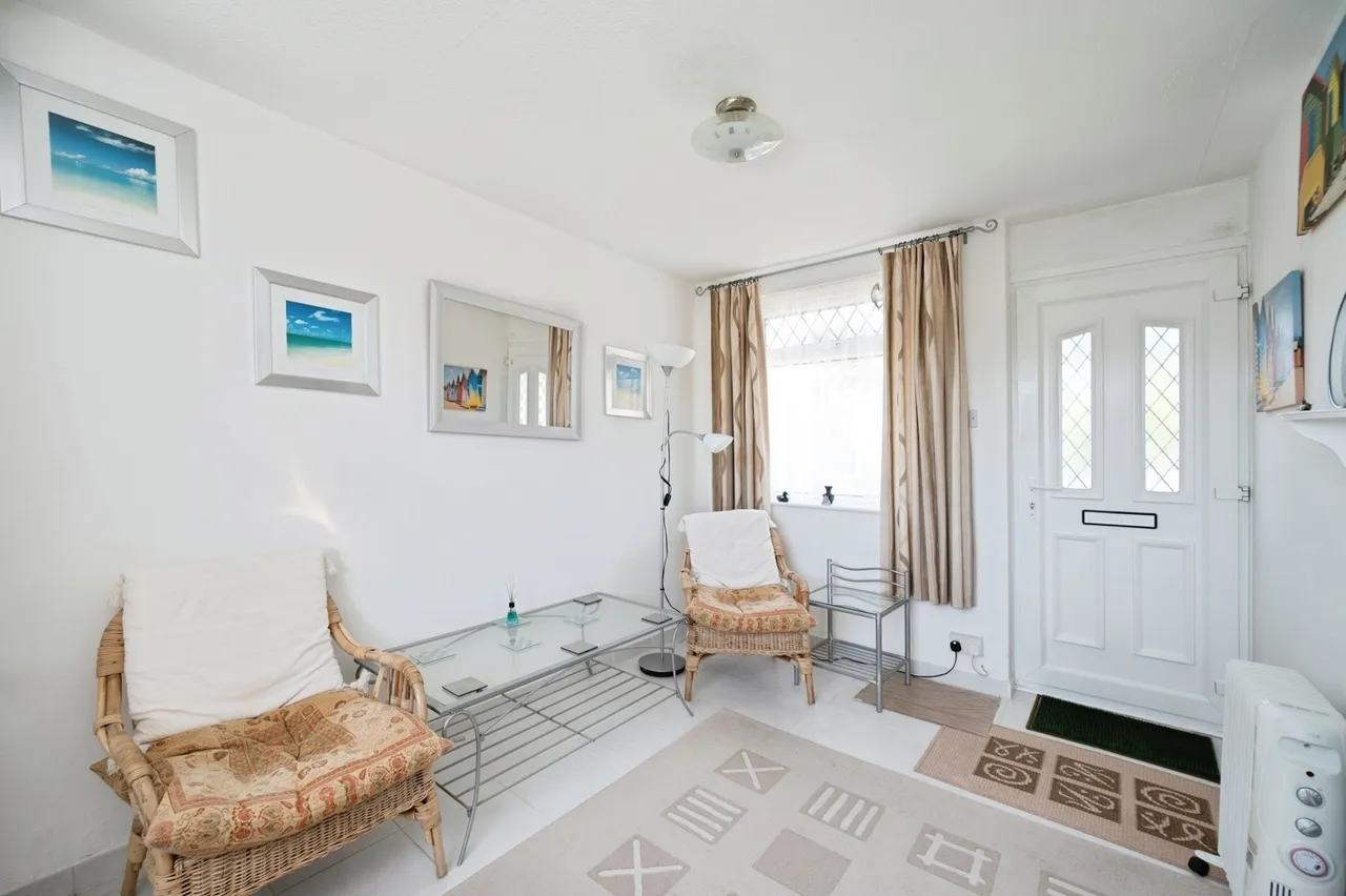 Salterns Lane, Hayling Island, PO11, photo 2