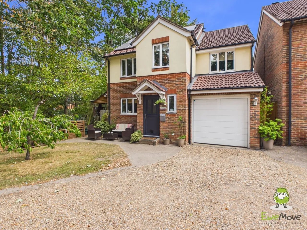 4 bed house for sale, Clere Gardens, Chineham, RG24