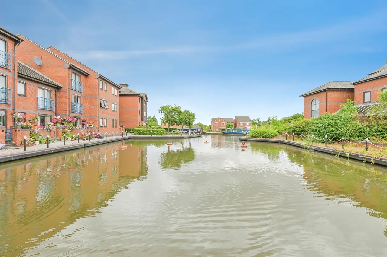 Evans Croft, Fazeley, B78, photo 15