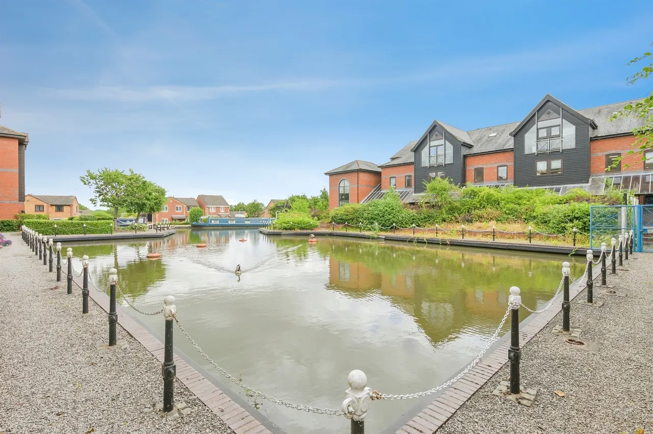 Evans Croft, Fazeley, B78, photo 14