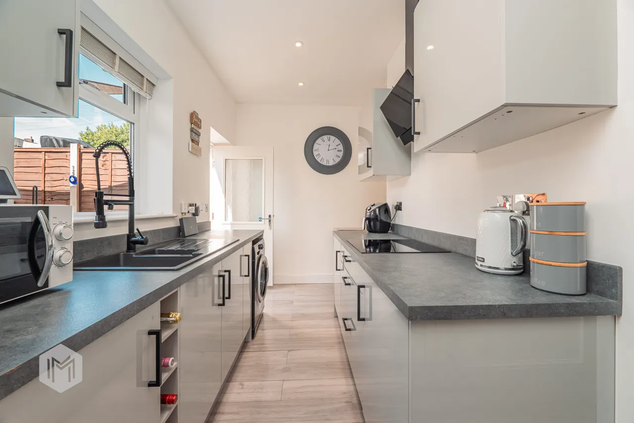 Tottington Road, Bury, BL8 1LJ, photo 4