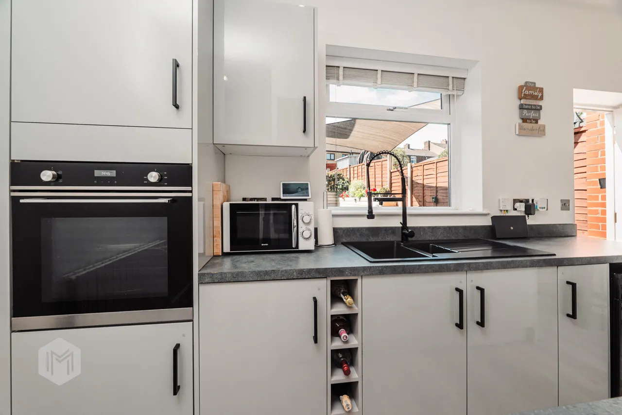 Tottington Road, Bury, BL8 1LJ, photo 6