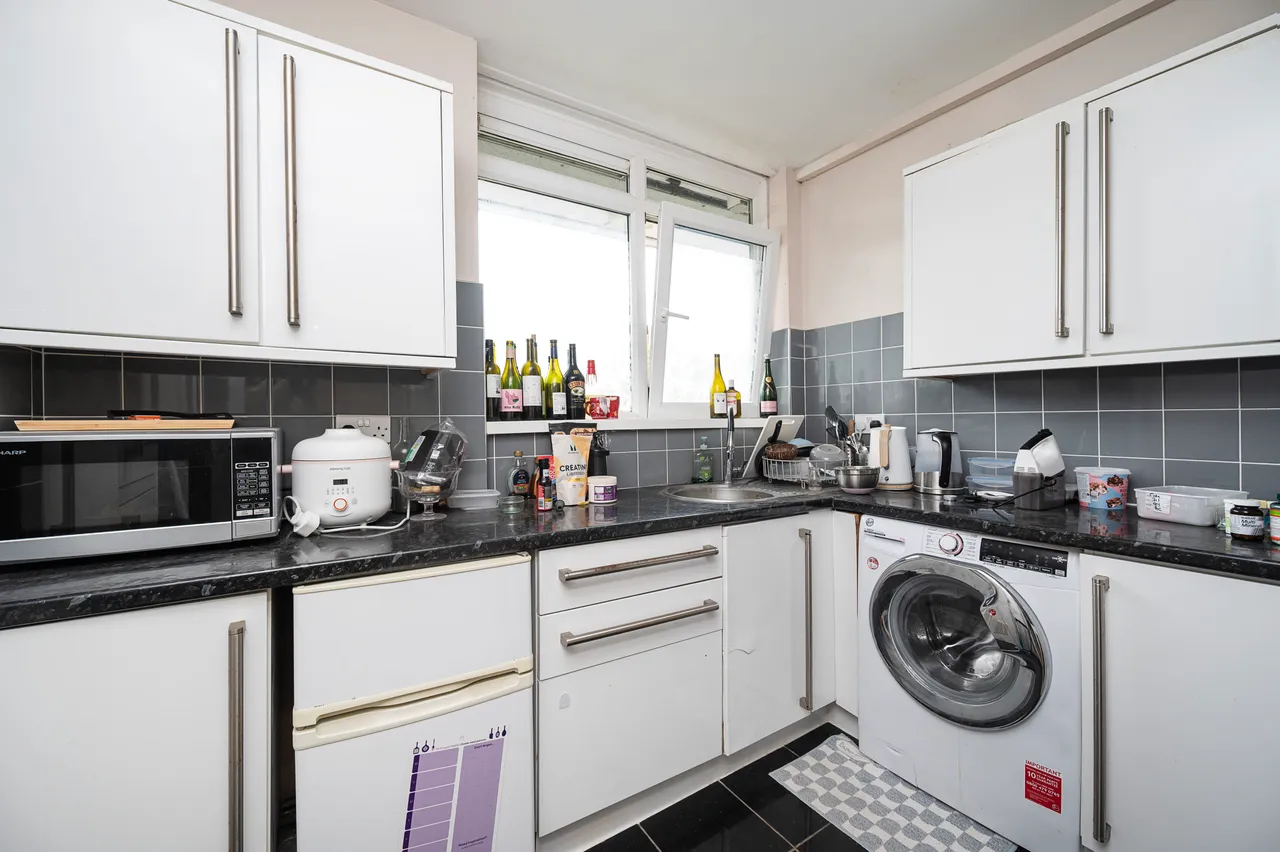 14 Buckland Court, St Johns Estate, London, photo 2