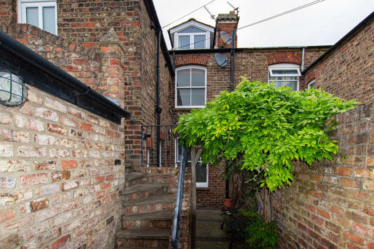 Ambrose Street, Fulford Road, York, photo 10