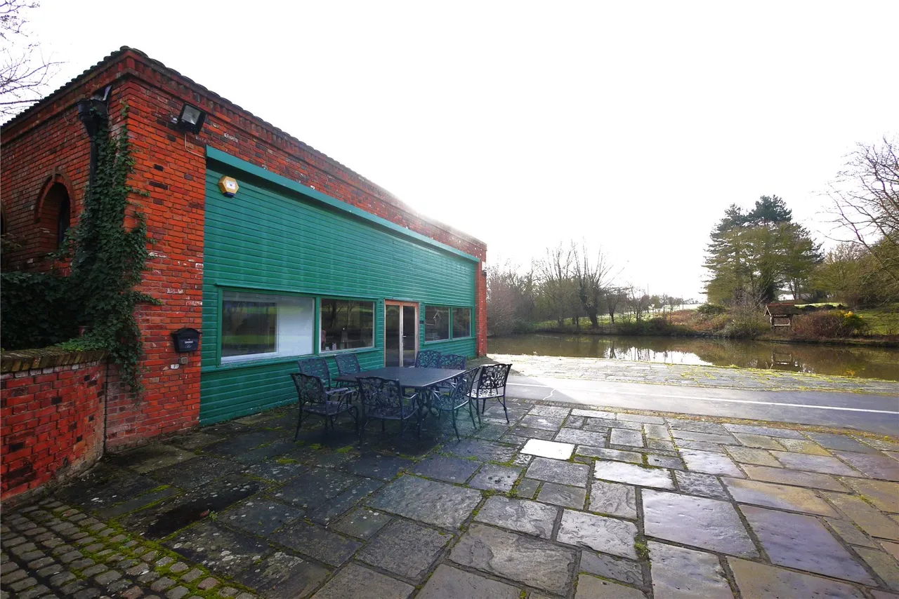 property to rent, Magpie Lane, Brentwood, CM13