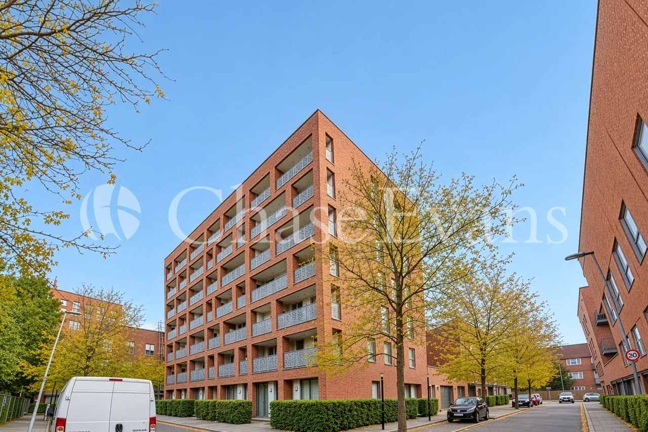 Robertson Road, Canning Town, E16, photo 10