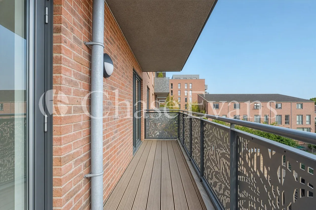 Robertson Road, Canning Town, E16, photo 9