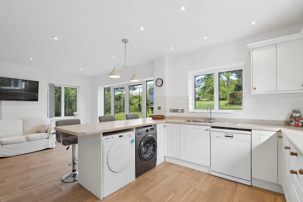 Beechwood Drive, Marlow SL7 2DH, photo 6