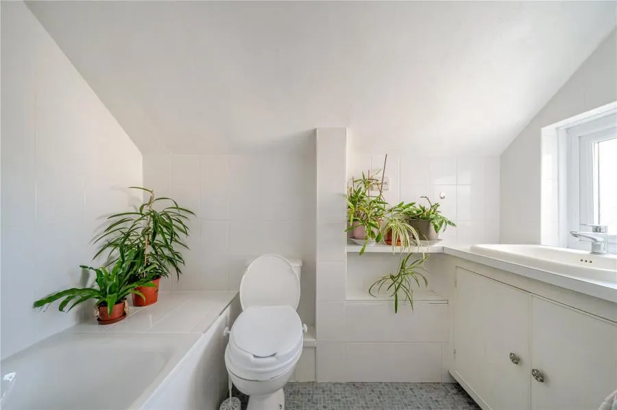 The Greenway, Epsom, KT18, photo 6