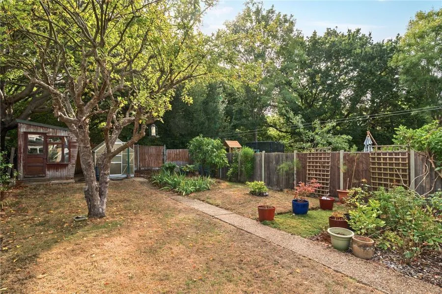 The Greenway, Epsom, KT18, photo 11