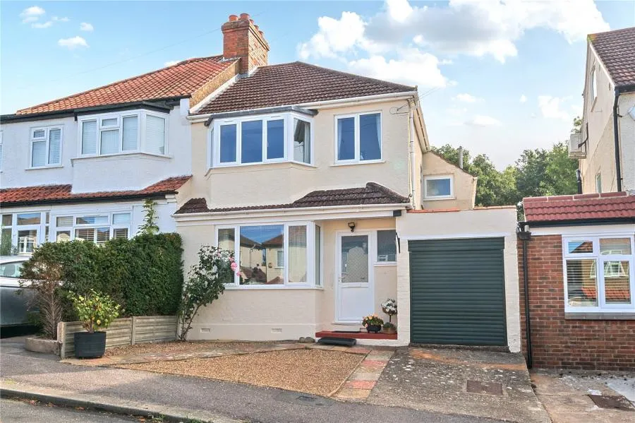 4 bed house for sale, The Greenway, Epsom, KT18