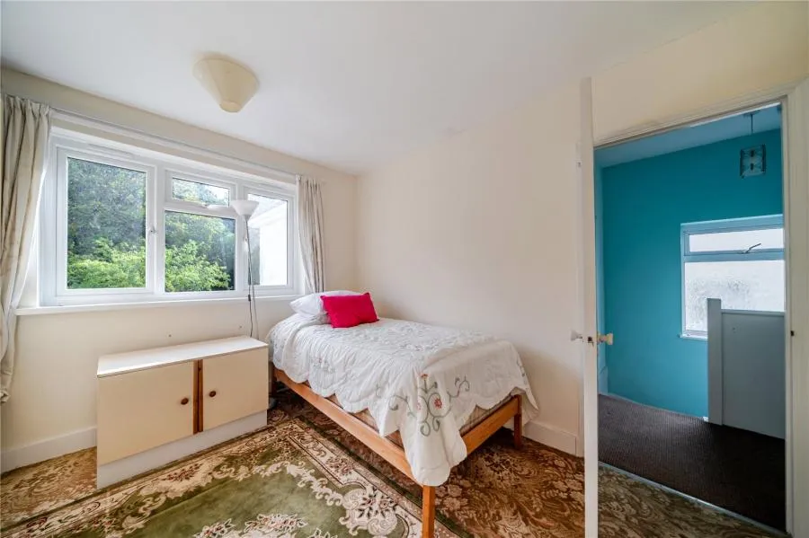 The Greenway, Epsom, KT18, photo 9
