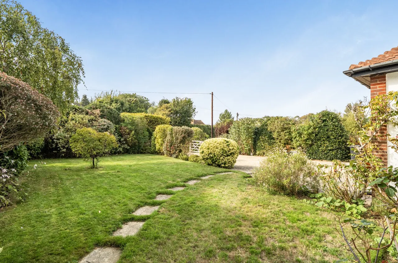West Close, Middleton-On-Sea, PO22, photo 19